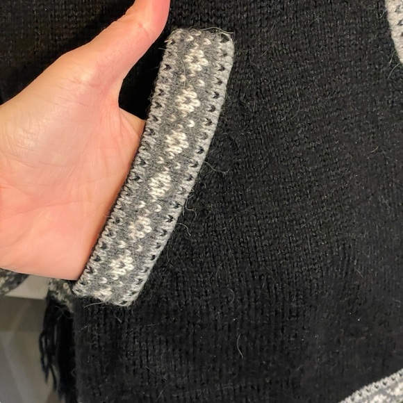 The Alpaca Connection Sweater Women Size Small Black Wool Hooded Fringe - Picture 4 of 8